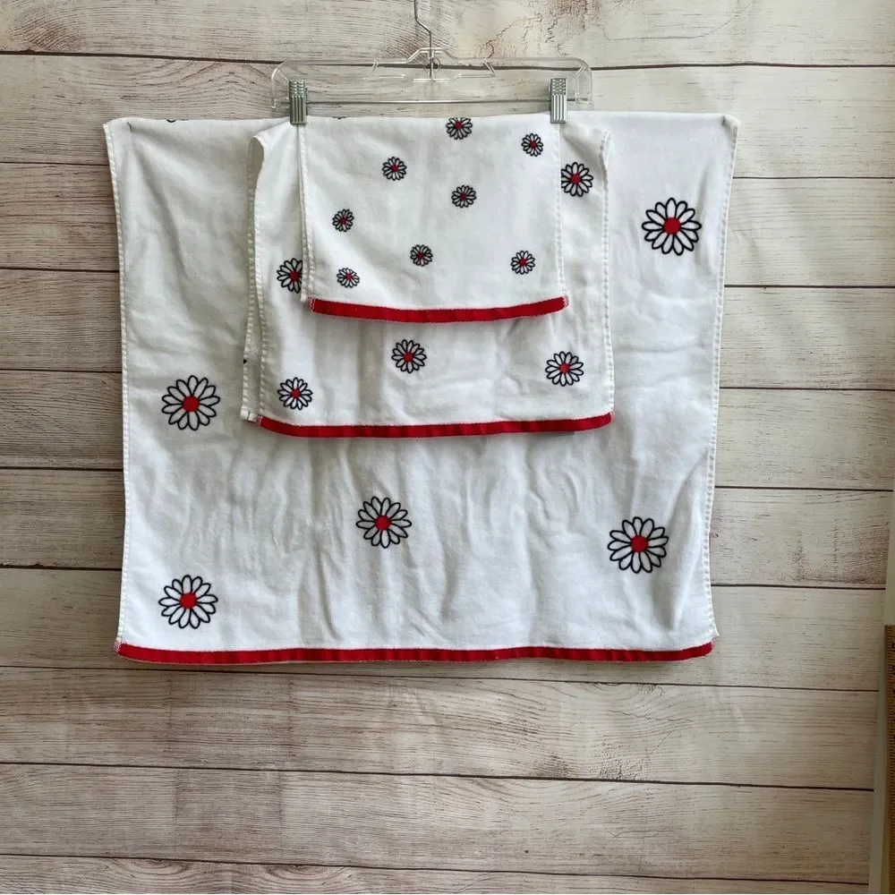 VINTAGE VERA NEUMANN WILDFLOWER THREE PIECE BATH TOWEL SET‎